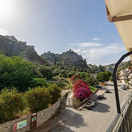 Appartamento Leonardo 2 *